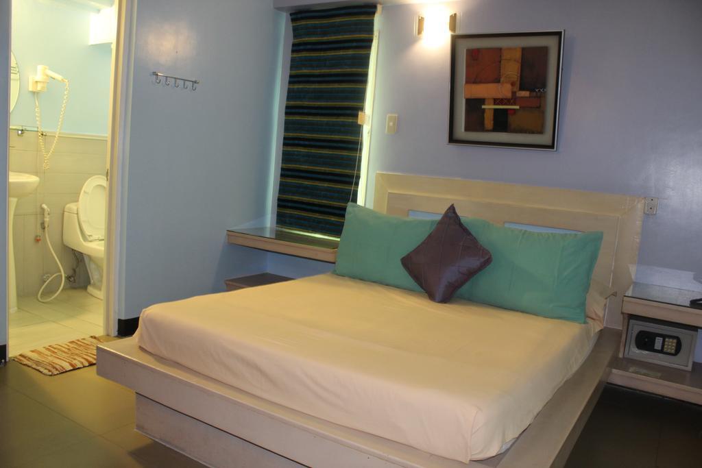 Franchise One Hotel San Pedro Makati Exterior foto